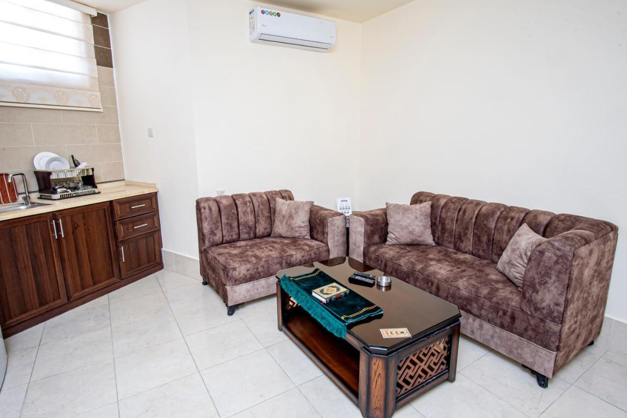 עקבה Al Riyati Hotel Apartments מראה חיצוני תמונה